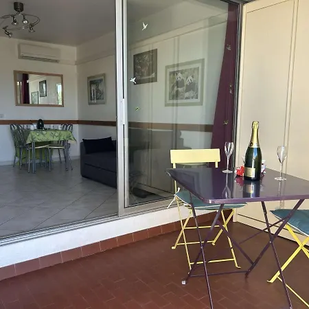 Apartment Climatise Avec Piscine Et Parking - 4 Couchages - Port Camargue - Fr-1-250-194 Le Grau-du-Roi