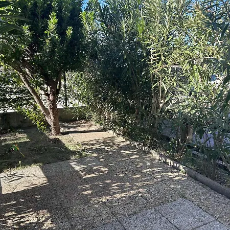 Apartment Climatise Avec Piscine Et Parking - 4 Couchages - Port Camargue - Fr-1-250-194 *